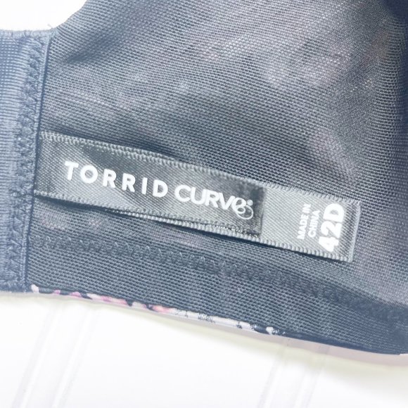 Torrid Black Floral Skull Curve 360 Back Smoothing Push Up Plunge Bra, Size 42D - Picture 9 of 9